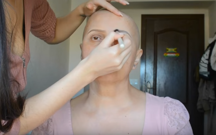 Mámě, nemocné rakovinou chtěla vrátit sebevědomí: Tato přeměna vám vyrazí dech!