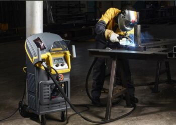 Jak správně vybavit dílnu svářecími a řezacími stroji