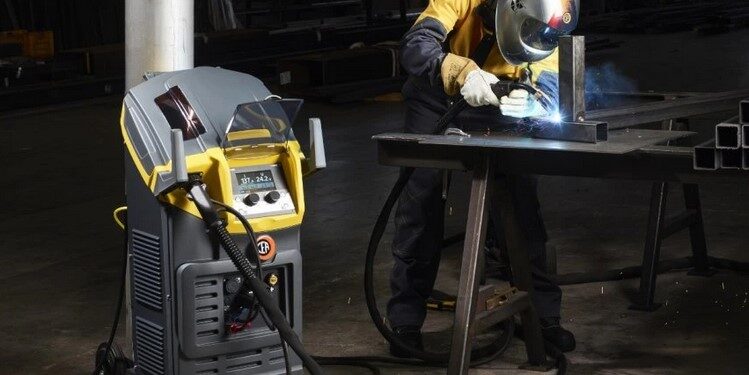 Jak správně vybavit dílnu svářecími a řezacími stroji