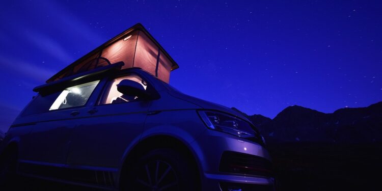 Kempování a proč si zamilovat tento způsob trávení volného času